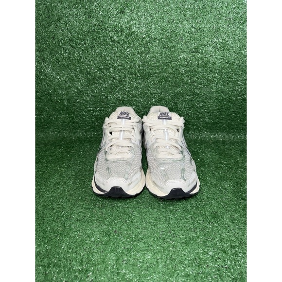 Nike Vomero 5 Women Size 8 Photon Dust Metallic Silver Shoes Sneakers FD0884-025 - Picture 5 of 9